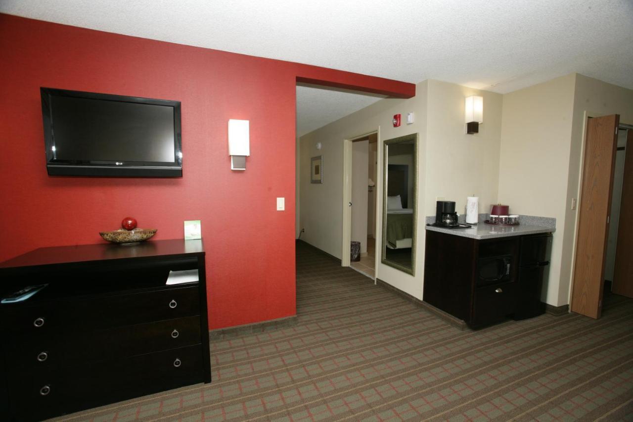 ฮอลิเดย์ อินน์ ริเวอร์ตัน-คอนเวนชัน เซ็นเตอร์ Hotel ภายนอก รูปภาพ