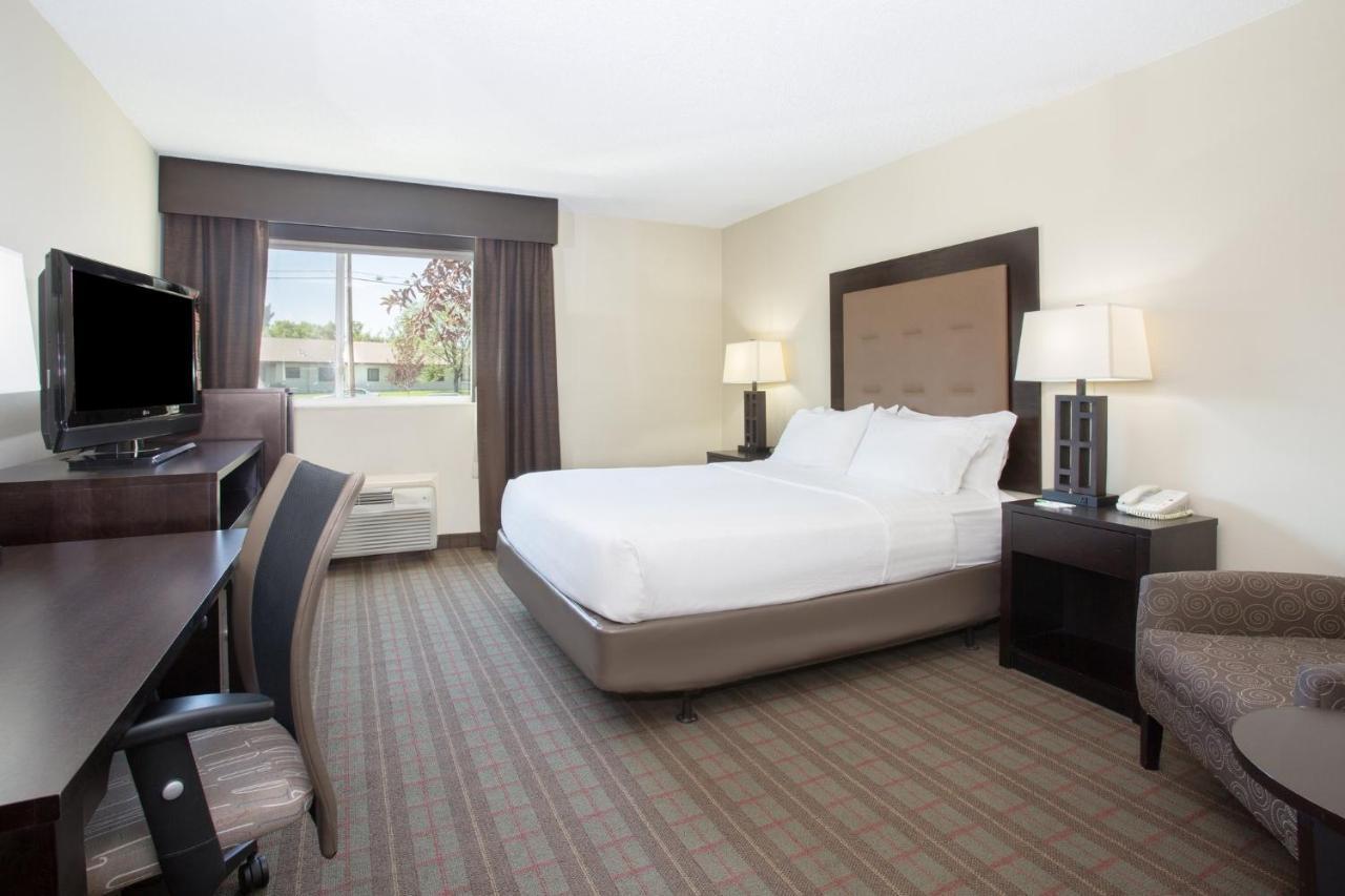 ฮอลิเดย์ อินน์ ริเวอร์ตัน-คอนเวนชัน เซ็นเตอร์ Hotel ภายนอก รูปภาพ