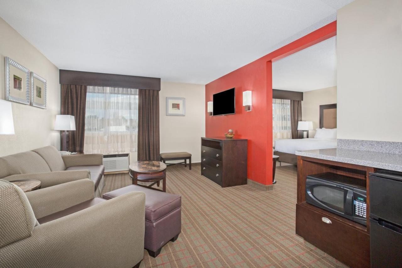 ฮอลิเดย์ อินน์ ริเวอร์ตัน-คอนเวนชัน เซ็นเตอร์ Hotel ภายนอก รูปภาพ